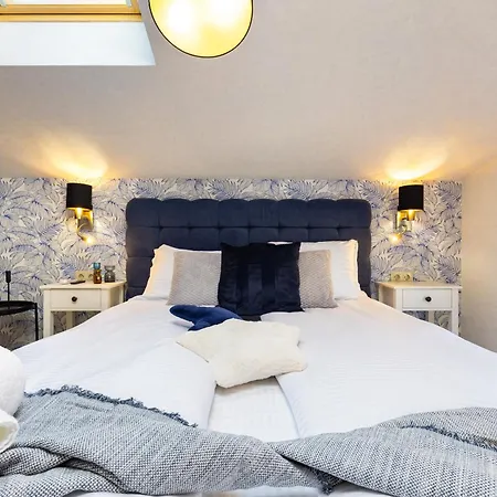 Гостевой дом Kapana Art Sky Parking Included 3*